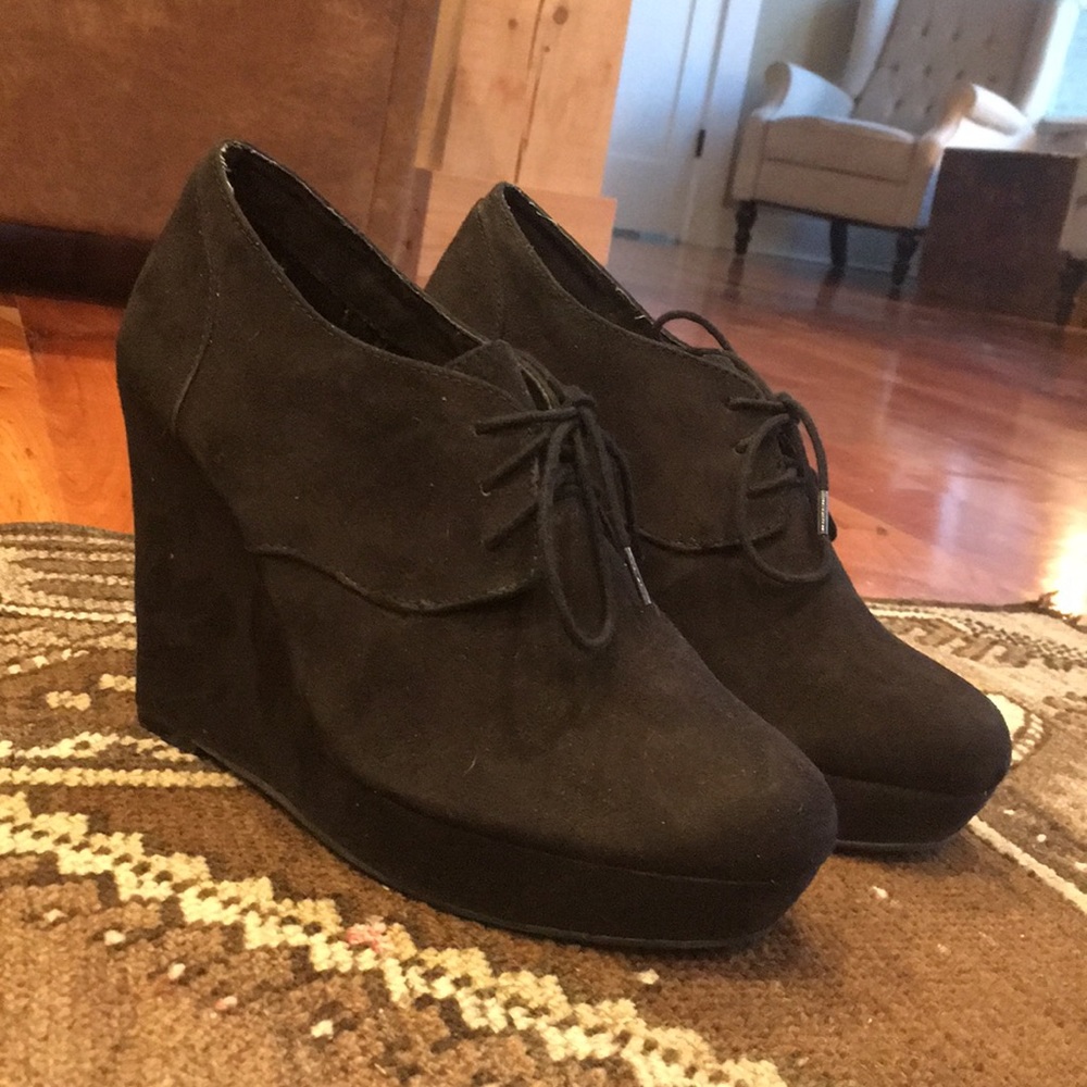Kirra | Black Wedge Boots